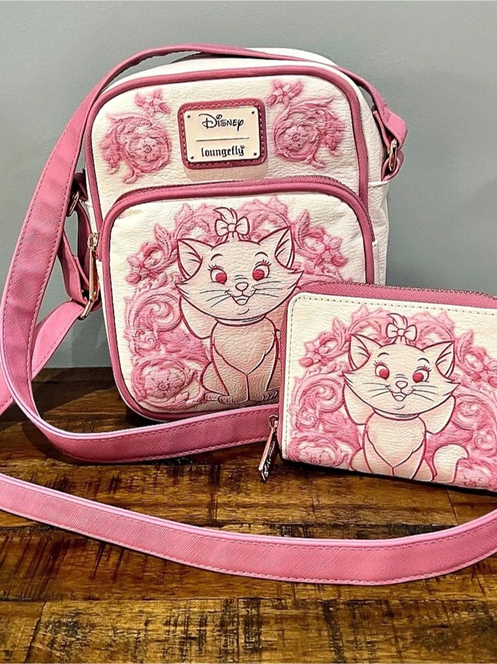 Disney Loungefly Aristocats Pink & White Crossbody Bag Like New